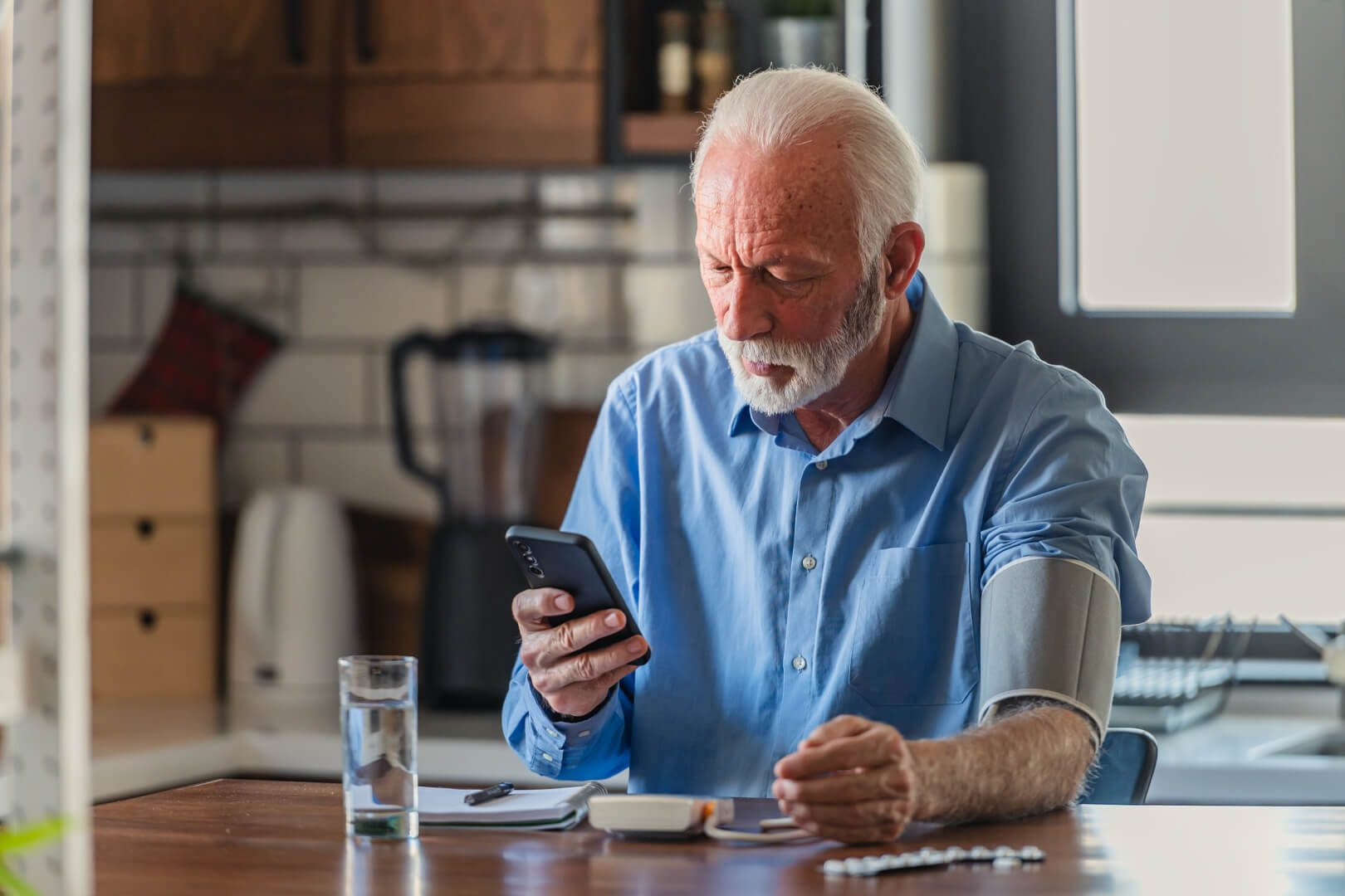 How Mobile Medical Apps Empower Senior Citizens